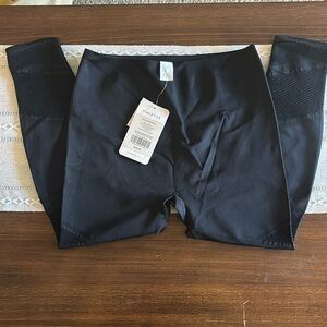 Fabletics - Mosaic High Waisted 7/8